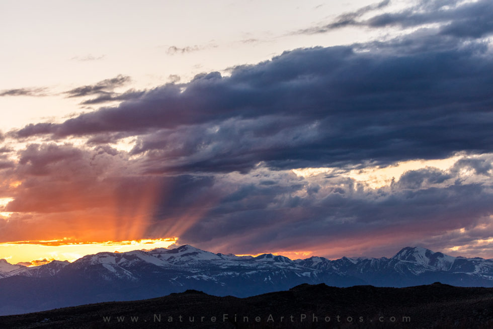 mammoth sunrays in sierra nevada mountains