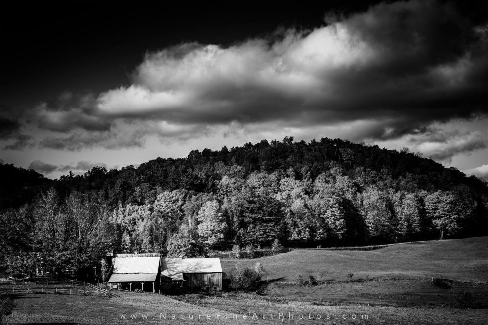 photo of Vermont barn black and white